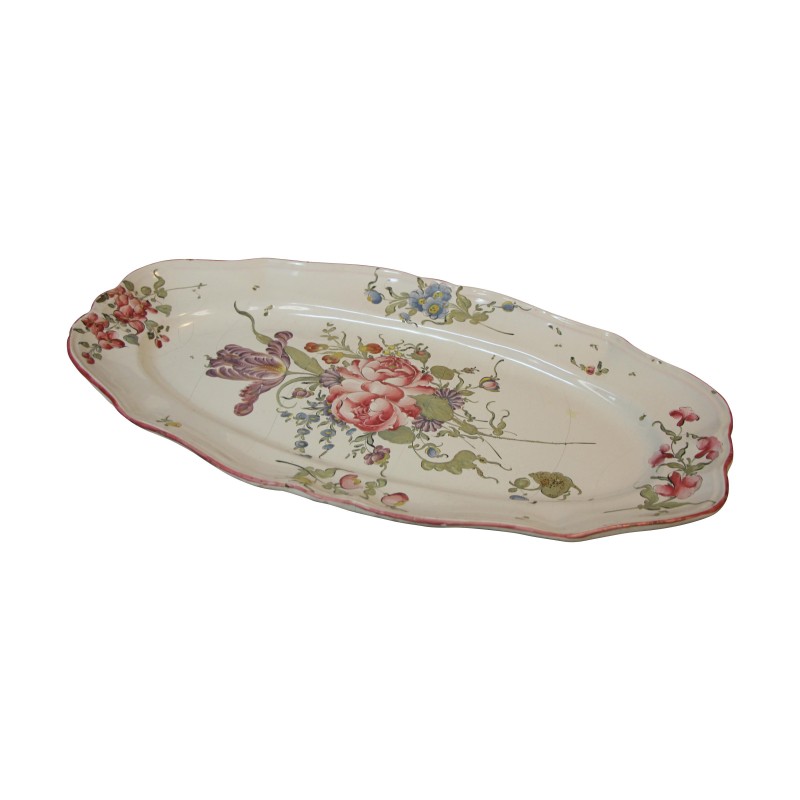 Grand plat en faïence à bord contourné à décor polychrome de … - Moinat - Porcelaine Grand plat en faïence à bord contourné à décor polychrome de … - Moinat - Porcelaine