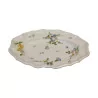 earthenware dish with contoured edge with polychrome decoration of flowers... - Moinat - Chinaware, Porcelain