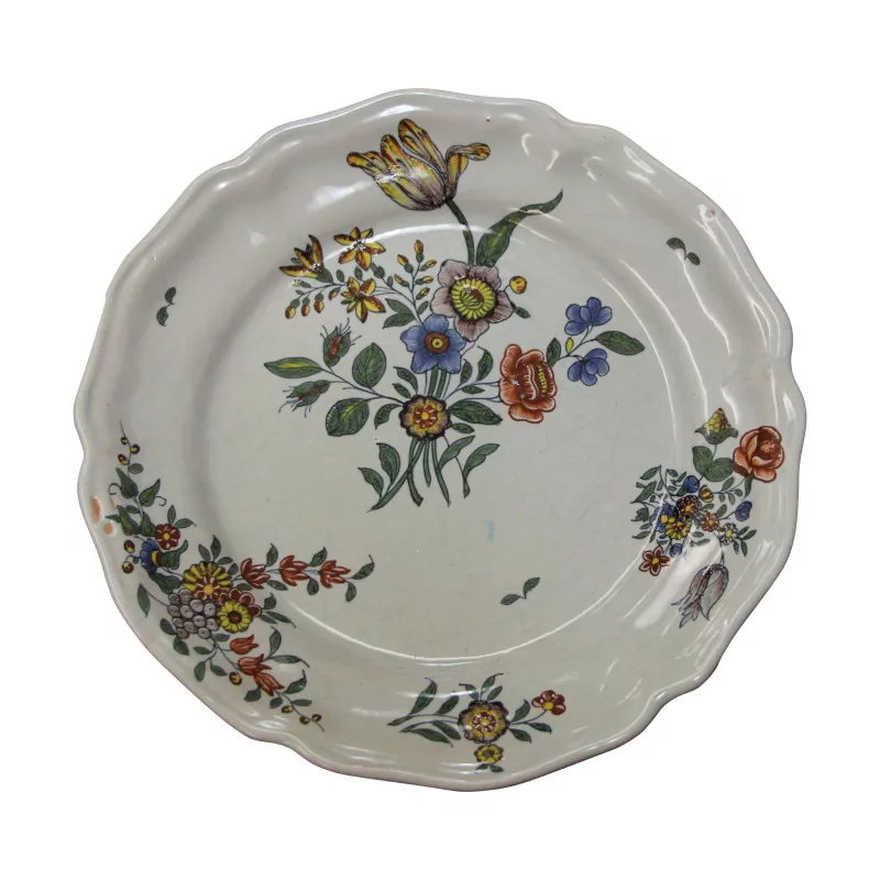 Plate with contoured edge in earthenware with polychrome decoration of a … - Moinat - Chinaware, Porcelain