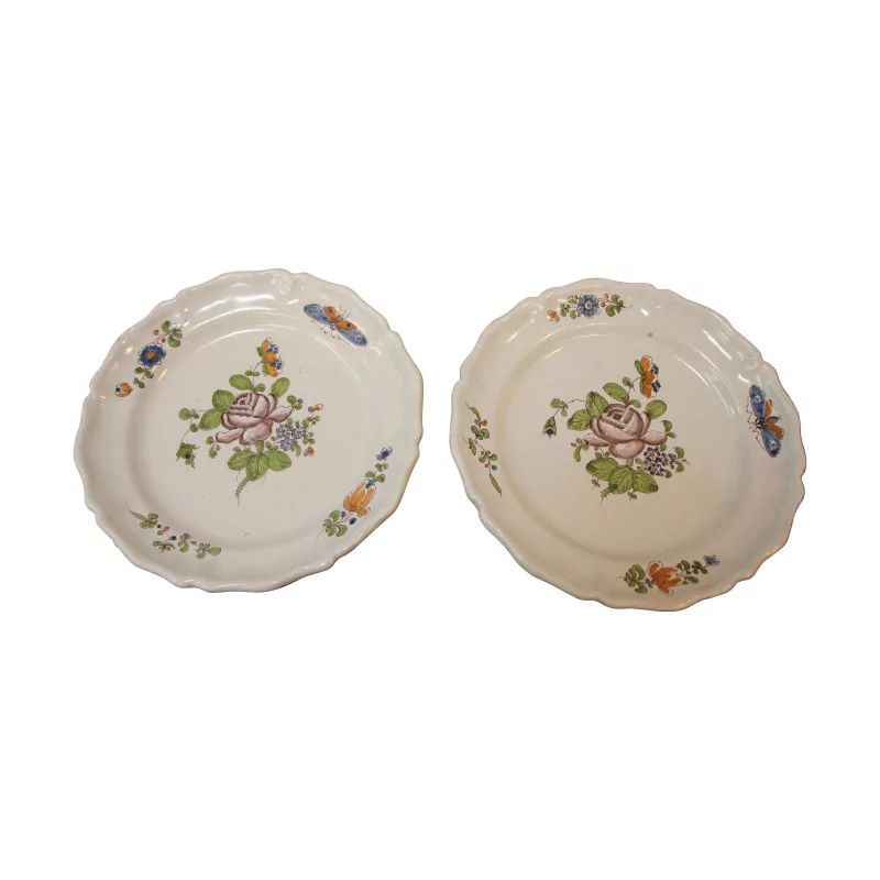 Paire d’assiettes à bordure contournée décorée de fleurs - Moinat - Porcelaine