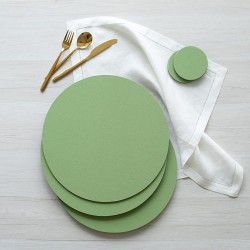 Jeu de 6 set de table en toile coloris vert.