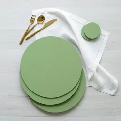 Set of 6 placemats in green canvas.