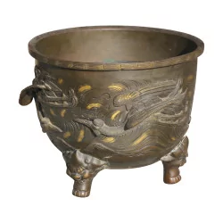 Cache-pot en bronze de la période Meiji, sur pieds griffes de
