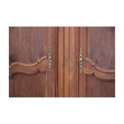Armoire Louis XV Vaudoise à 2 portes (avec 2 clés), richement