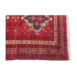 红色、黑色、米色、棕色和……的长方形地毯