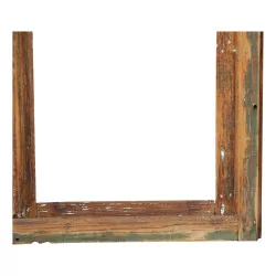 Fenêtre en bois de sapin avec ferrures en fer forgé