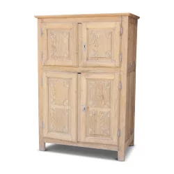 oak cabinet, 1 key, with panels on 4 sides, …