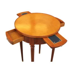张路易十六风格的樱桃木小桌，带 2 个抽屉和 2 个……