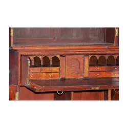 维多利亚时代的展示桌，桃花心木镶嵌在橡木上，……