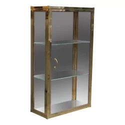 Hanging showcase in shiny brass with glass shelves and …