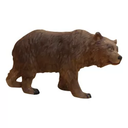 Petit ours marchant en bois clair de Brienz. Suisse, 20ème …