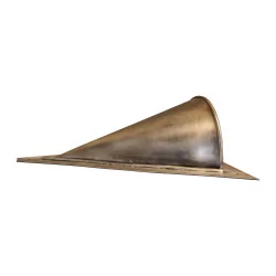 “Triangle” wall lamp with one light, aged brass finish …
