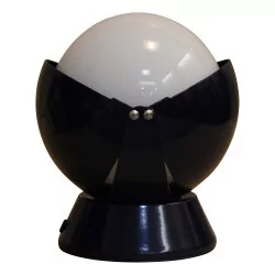 dunkelblaue Vintage-Lampe in Form einer Kugel mit …