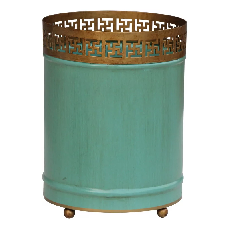 Small basket in sheet metal painted turquoise with openwork edge. - Moinat - Decorating accessories