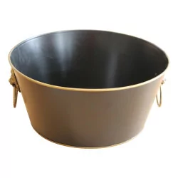 Cache-pot in black sheet metal with golden handles.