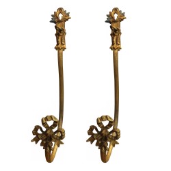 Paire d’embrasses en bronze doré louis XVI. Paris 19ème Siècle