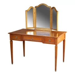 个路易十六风格的樱桃木办公桌变成了……