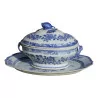 Blue and white earthenware soup tureen with its dish. Company of … - Moinat - Chinaware, Porcelain