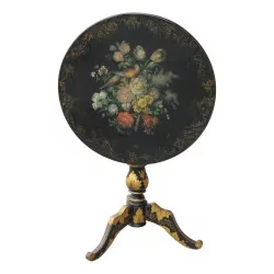Guéridon Napoléon III à pied central en bois laqué noir avec
