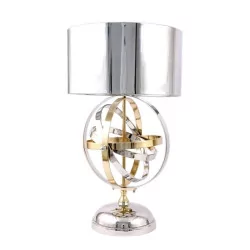 盏浑天仪灯，采用钢和镀金和镀铬铝制成。