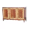 Louis XV 3-door sideboard richly inlaid with lacquer decor… - Moinat - Buffet, Bars, Sideboards, Dressers, Chests, Enfilades