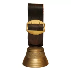 个 1960 年青铜牛铃，标有 EMMENTALISCHES