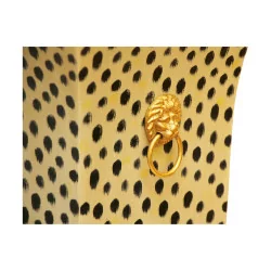 Cream-colored metal umbrella stand with leopard pattern