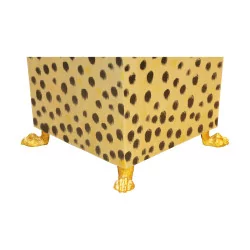 Cream-colored metal umbrella stand with leopard pattern