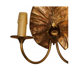 Seerosenleuchter aus vergoldeter Bronze mit 2 Lichtern.