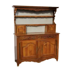Bressan 餐具柜，采用模压和雕刻胡桃木制成。在 19 世纪末，…