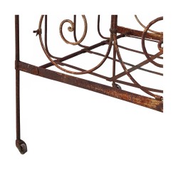 Lit d'enfant en fer forgé rouillé. Literie : L138 x P58 cm