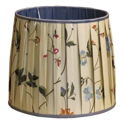 Lampshade in embroidered silk on the outside and in pearly plain silk …