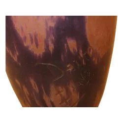 Vase signiert Daum in lila Farben. Frankreich, Anfang 20....