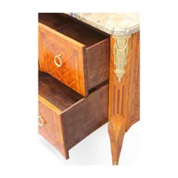 Louis XV transition chest of drawers without crosspiece, mounted on oak.