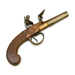 Pistolet avec ancien système platine à silex nommé “patte de …
