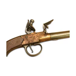 Pistolet avec ancien système platine à silex nommé “patte de …