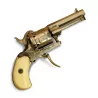 Miniature revolver with engine-turned cylinder and breech, butt in … - Moinat - Decorating accessories
