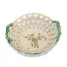 Openwork earthenware dish with floral decorations. France Sceaux, … - Moinat - Chinaware, Porcelain