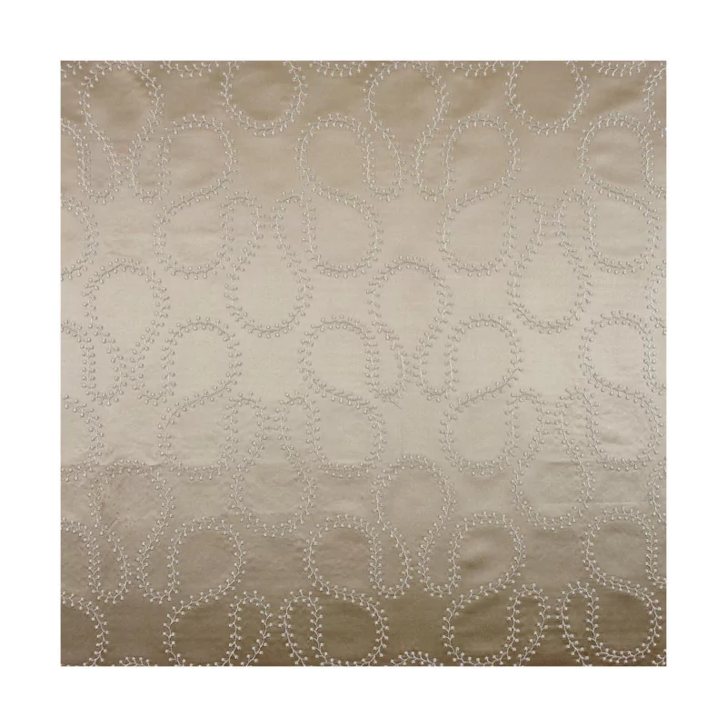 Tissu “Lacet Brodé Gris” by Atelier Guggisberg au mètre de … - Moinat - Accessoires de décoration
