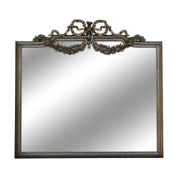 Зеркало в позолоченной деревянной раме с гирляндой из …