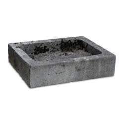 Stone basin (sink).