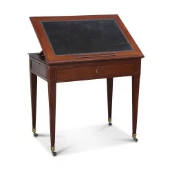 件路易十六世 Tronchin 桃花心木桌子，上面印有 François …