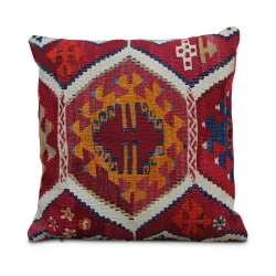Kilim cushion with 1 face in pink linen.