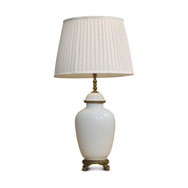 white vase lamp with 4 claw feet in gilded bronze and … - Moinat - Table lamps white vase lamp with 4 claw feet in gilded bronze and … - Moinat - Table lamps