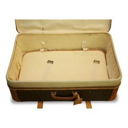 Valise Louis Vuitton.