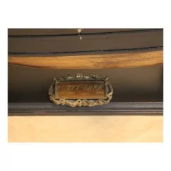 Maquette de bateau à trois mats.