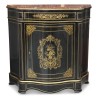 Buffet galbé en bois ébonisé et filets de marqueterie dorés … - Moinat - Bahuts, Bars, Buffets, Coffres, Enfilades