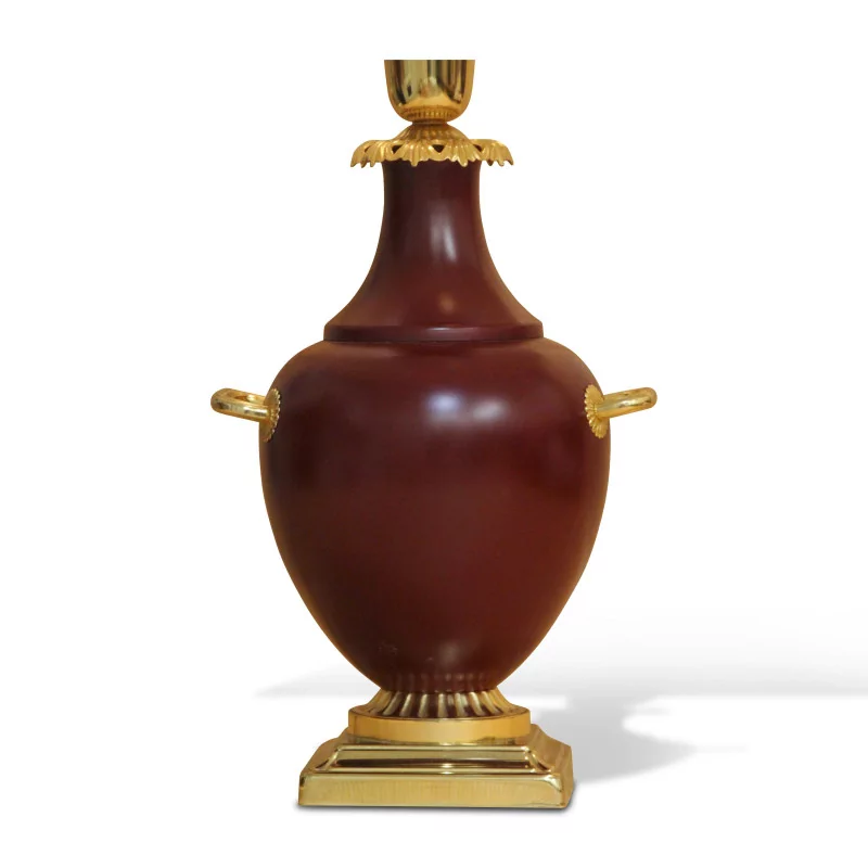 1 个牛血色和镀金青铜花瓶灯。意大利，1970 年左右。 - MOINAT