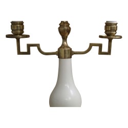 Paar „JANSEN“-Lampen aus Messing und weißem Porzellan.