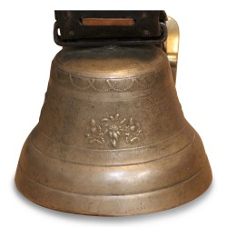 Cloche de vache en bronze avec collier en cuir, décors